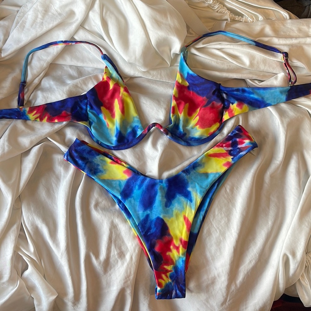 Tie-dye bikini set